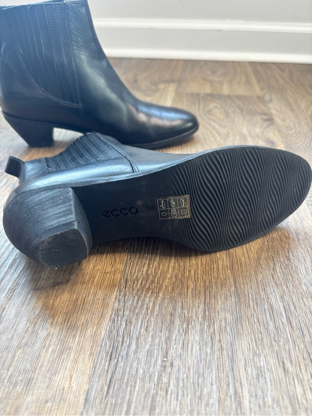 ECCO Black Leather Chelsea Ankle Boots Women’s EU 38 US 7.5 8 - Picture 12 of 12